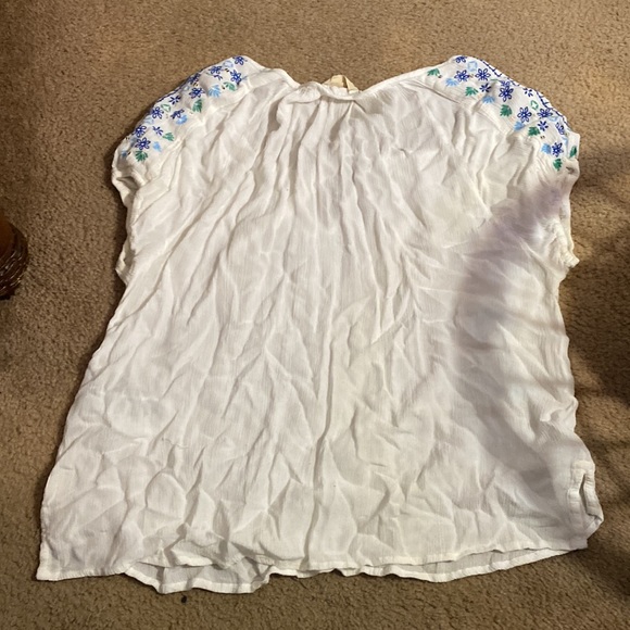 T-Shirt Blouse - Picture 6 of 8